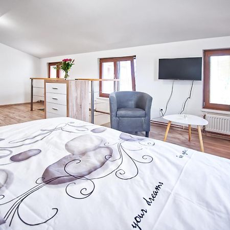Nice Accommodation In Mikulov Exterior foto